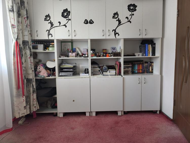 Apartament cu 4 camere decomandat, mobilat în Păcii
