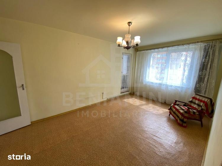 Apartament cu 3 camere semidecomandat în Griviței