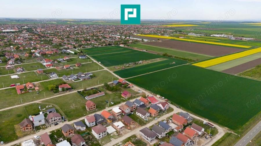 Casă cu 5 camere cu Teren 250 Mp în Est