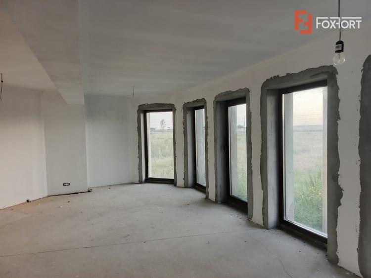 Casă individuală cu 5 camere cu Teren 747 Mp în Sânandrei