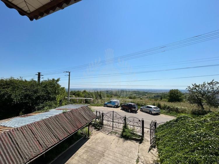 Casă cu 5 camere cu Teren 512 Mp în Boldești