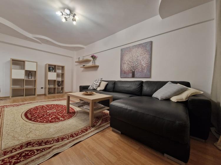 Apartament cu 3 camere decomandat în Călărași