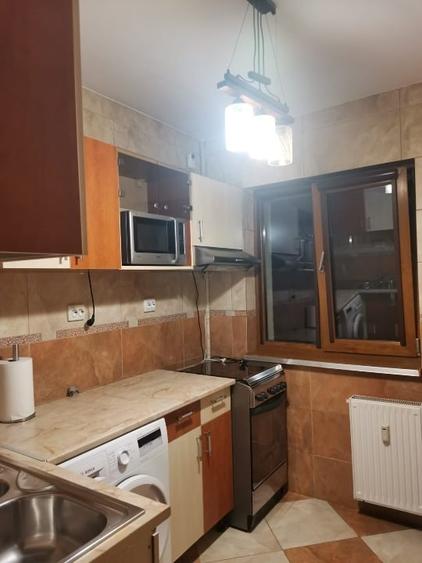 Apartament cu 2 camere decomandat, mobilat în Berceni