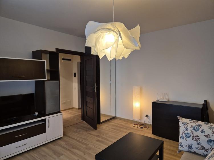 Apartament cu 2 camere decomandat, mobilat în Bd. Laminorului