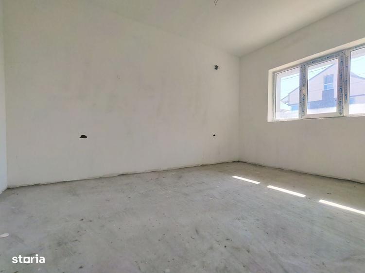 Casă cu 4 camere cu Teren 400 Mp în Central