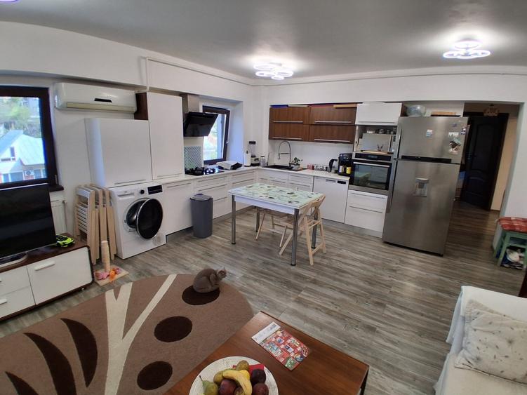 Apartament cu 3 camere decomandat, mobilat în Păcurari