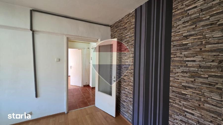 Apartament cu 4 camere în Vitrometan