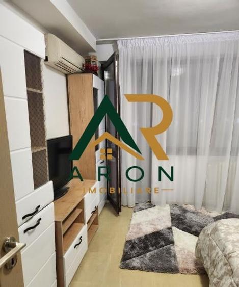 Apartament cu 3 camere semidecomandat, mobilat în Tineretului