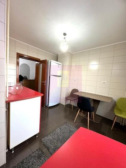 Apartament cu 3 camere decomandat în Muncii