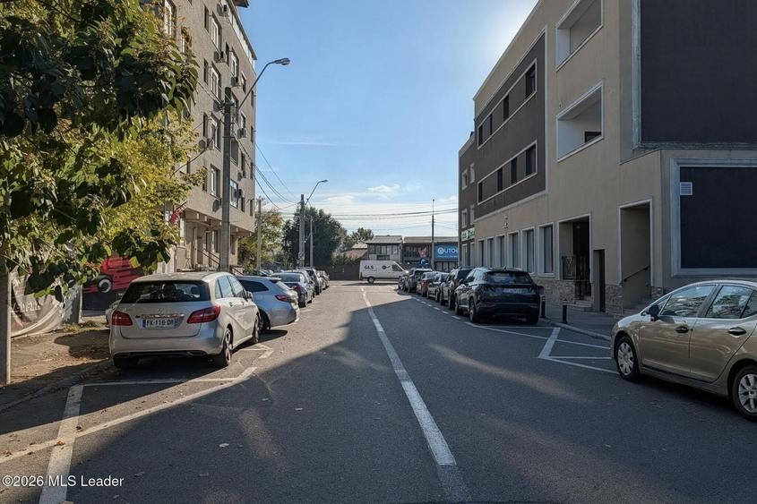 Casă individuală cu 5 camere cu Canalizare în Bucureștii Noi