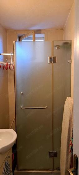 Apartament cu 3 camere semidecomandat în Est