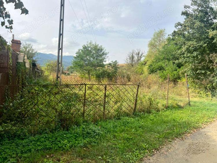 Teren de 4450 mp, în Șoimuș