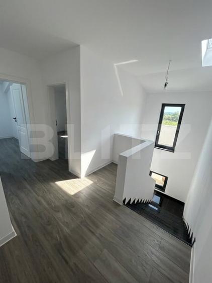 Duplex cu 3 camere cu Canalizare în Recaș