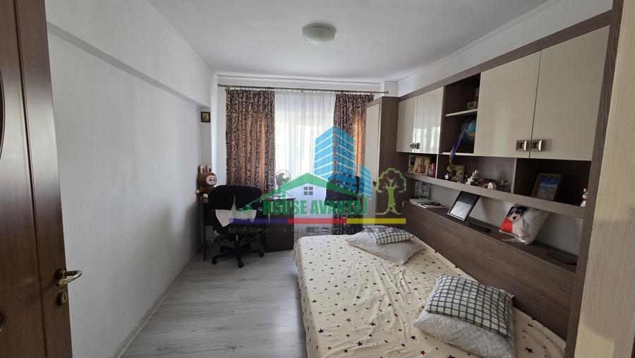 Apartament cu 3 camere decomandat, mobilat în Brăilei