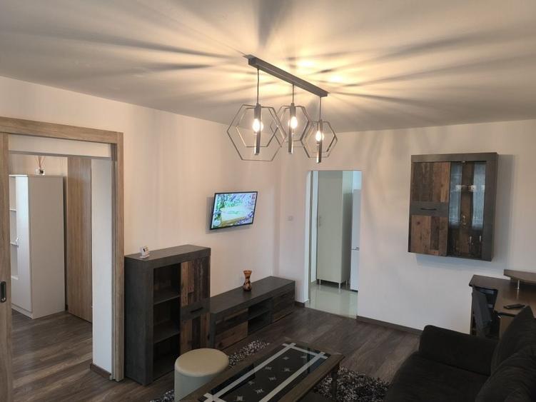 Apartament cu 2 camere decomandat în Exterior Vest