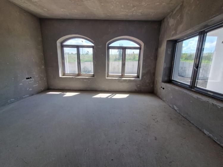 Casă cu 5 camere cu Teren 250 Mp în Șura Mică