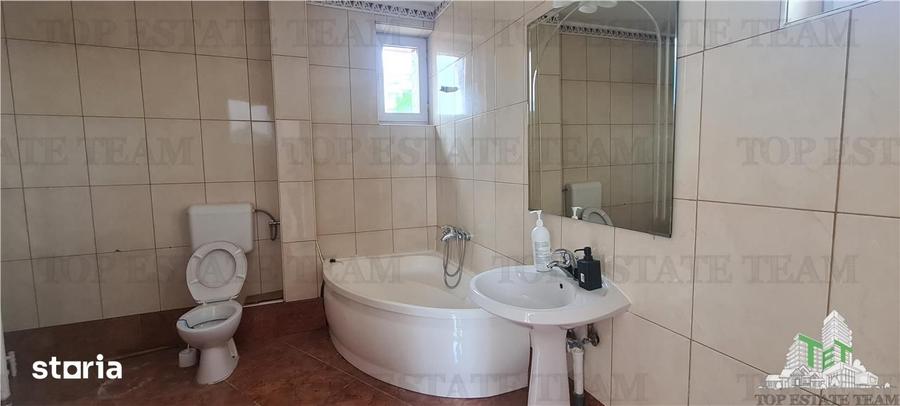 Casă cu 9 camere cu Teren 358 Mp în Grivița