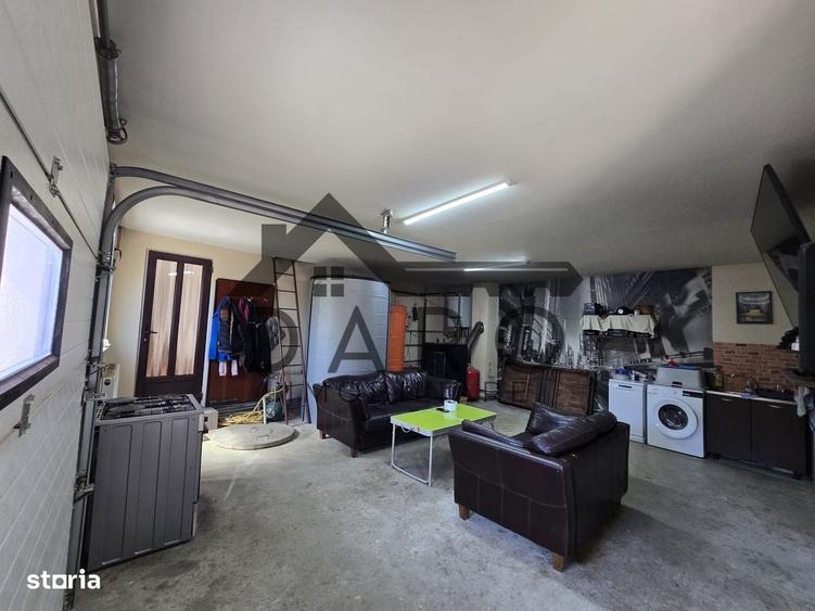 Casa in Livezeni , 140 mp utili , in centrul localitatii . - 2