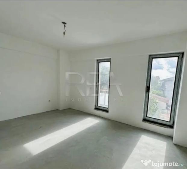 Apartament cu 3 camere decomandat în Aviației