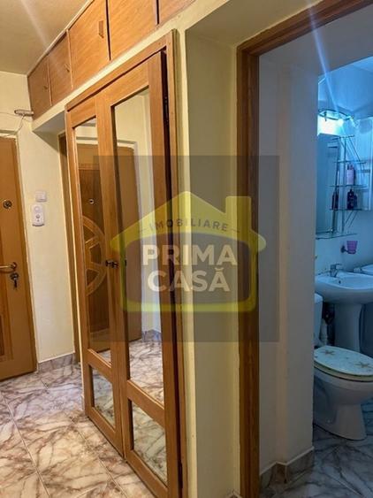 Apartament cu 2 camere nedecomandat, mobilat în Central