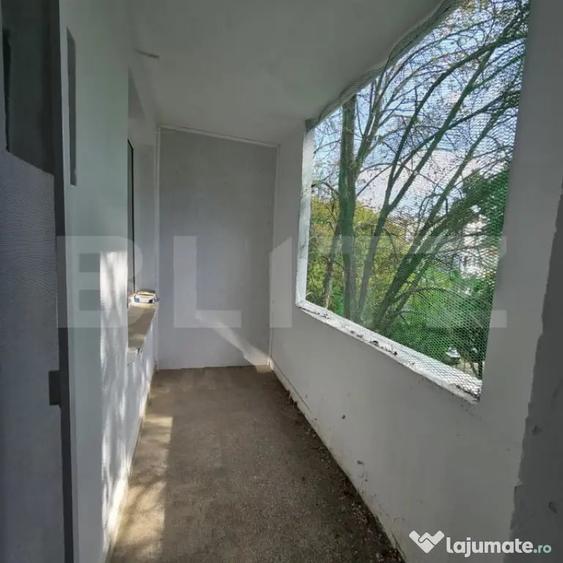 Apartament cu 3 camere semidecomandat în Central