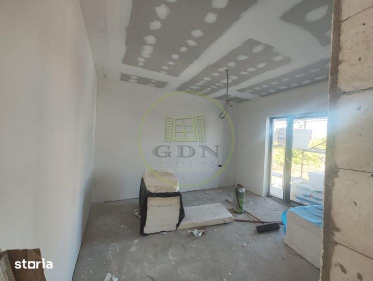 Casă cu 4 camere cu Teren 200 Mp în Malu Mare