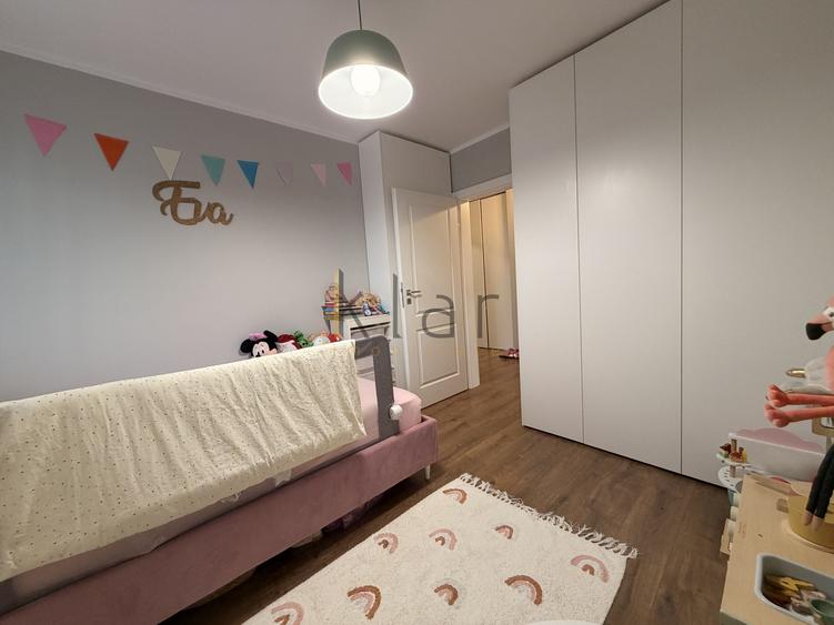 Apartament cu 3 camere semidecomandat, mobilat în Europa