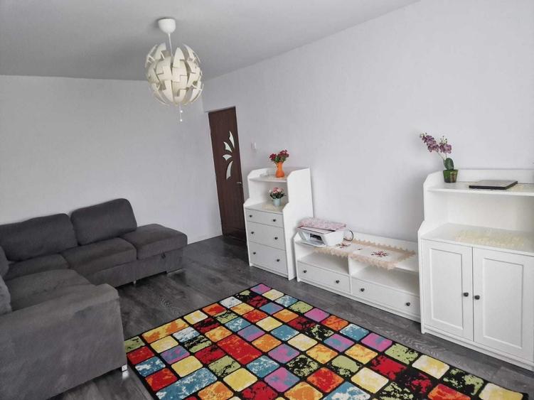 Apartament cu 3 camere decomandat în Alexandru cel Bun