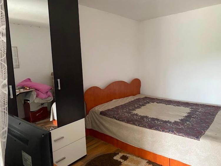 Casă individuală cu 3 camere cu Canalizare în Izvor