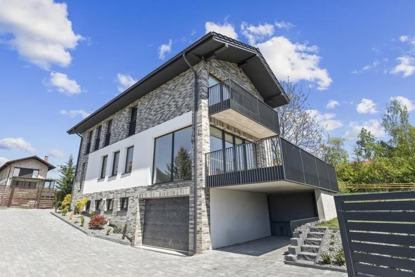 Casă individuală cu 5 camere cu Canalizare în Făget