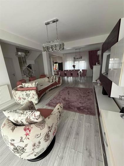 Casă cu 4 camere cu Teren 276 Mp în Exterior Vest