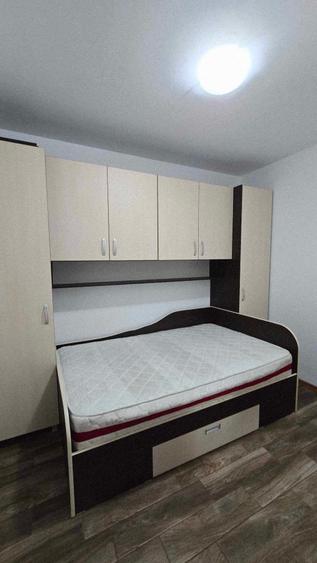Apartament cu 3 camere nedecomandat în Nufărul