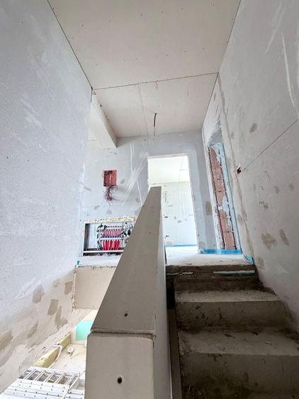 Duplex cu 4 camere cu Canalizare în Moșnița Nouă