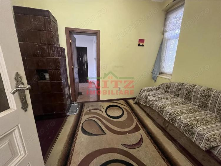 Casă cu 3 camere cu Teren 1623 Mp în Central