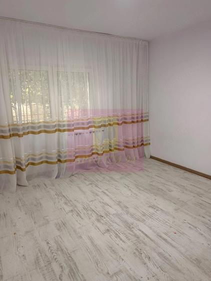 Apartament cu 4 camere decomandat în Vitan