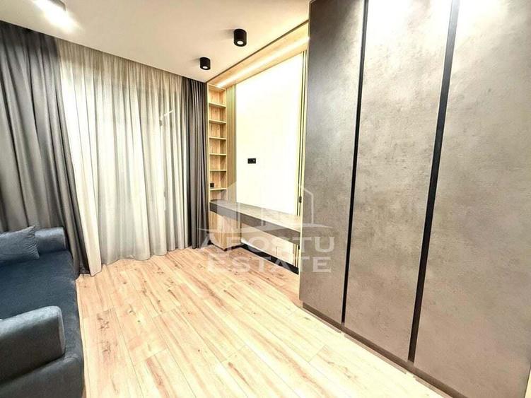 Apartament cu 4 camere semidecomandat, mobilat în Dumbrăvița