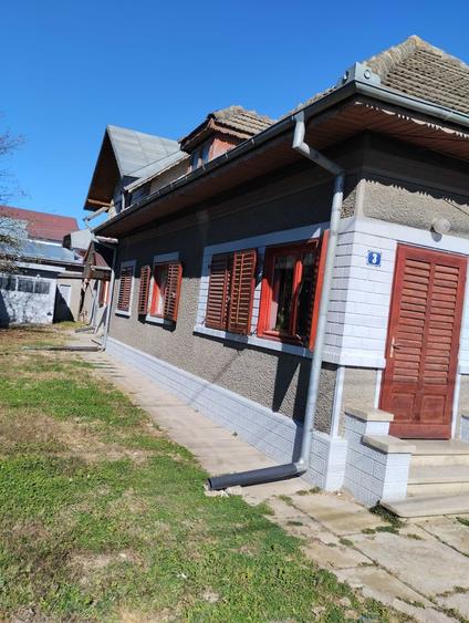 Casă cu 4 camere în Central