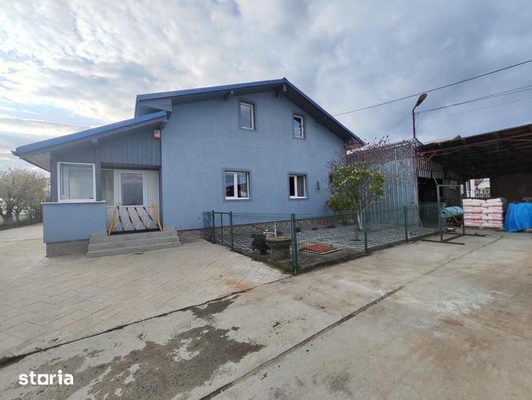 Casă cu 5 camere cu Teren 4000 Mp în Florești