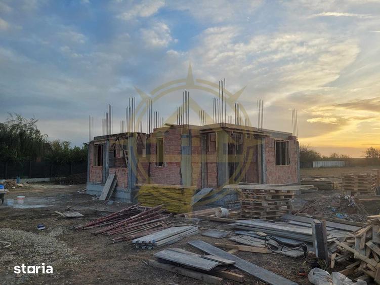 Casă cu 5 camere cu Teren 500 Mp în Corbeanca