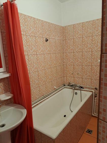 Spațiu comercial, de 120 mp, în Central