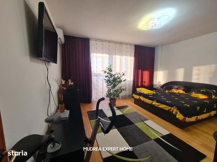 Apartament cu 3 camere decomandat în Săftica