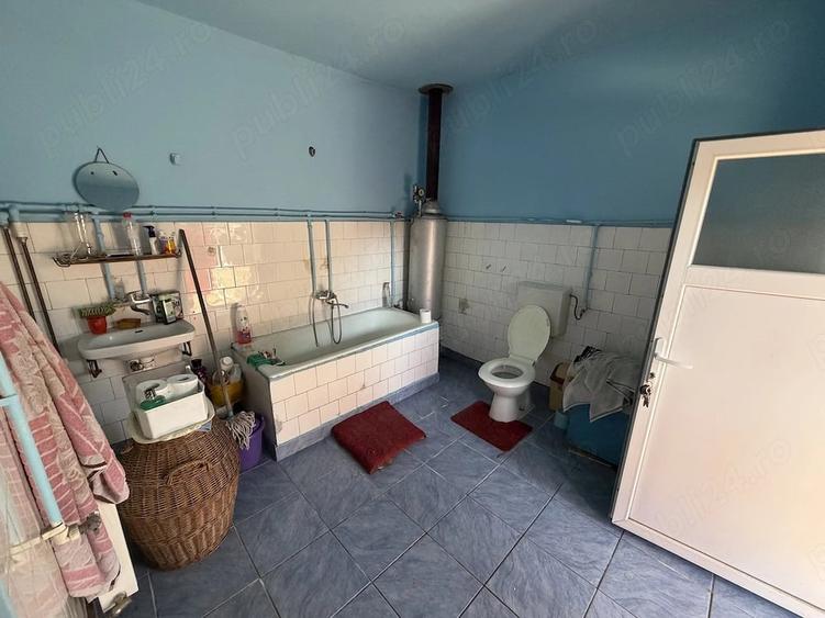 Casă cu 3 camere cu Teren 2200 Mp în Medieșu Aurit