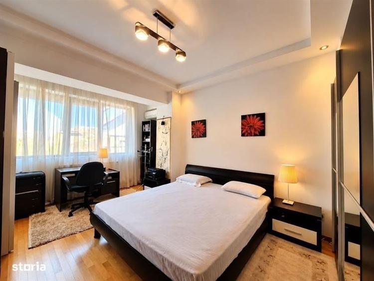 Apartament cu 3 camere semidecomandat în Aviatorilor