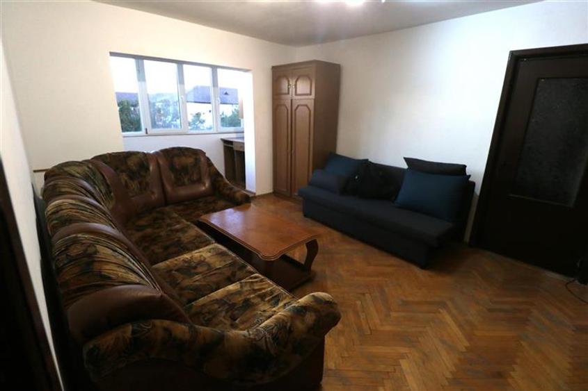 Apartament cu 2 camere semidecomandat în Soarelui