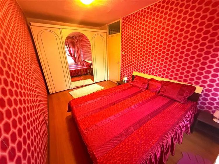 Apartament cu 3 camere decomandat în Aradului