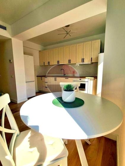 Apartament cu 3 camere decomandat, mobilat în Timpuri Noi