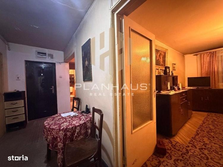 Apartament cu 4 camere decomandat în Central