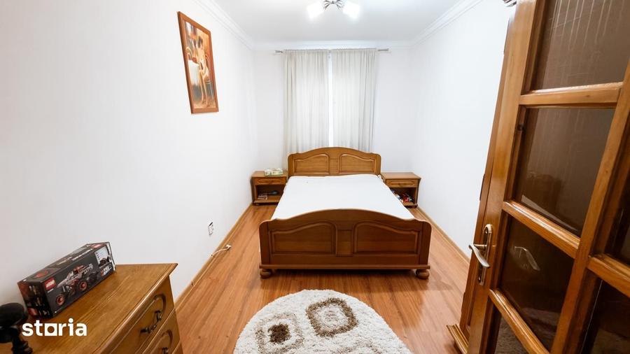 Casă cu 3 camere cu Teren 1600 Mp în Central