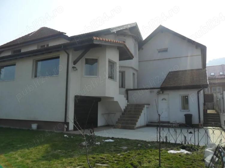 Casă cu 3 camere cu Teren 446 Mp în Central