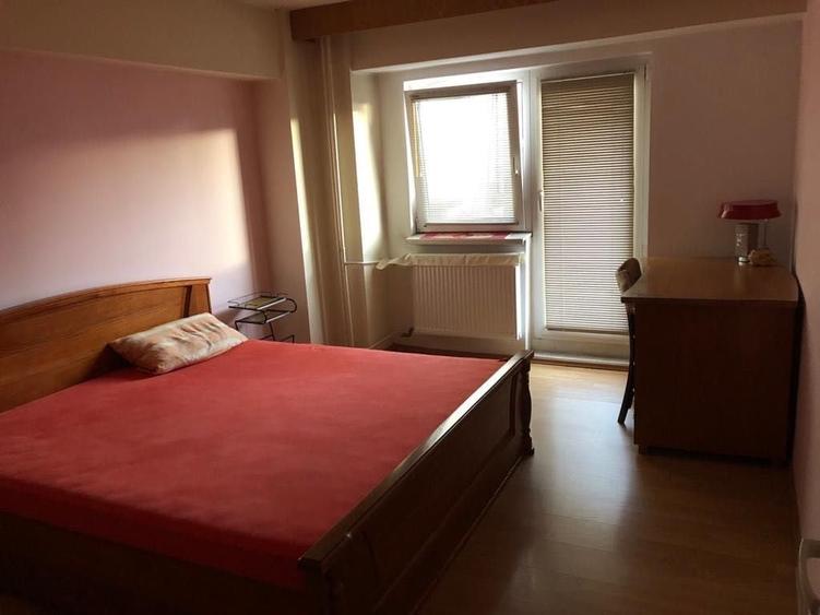 Apartament cu 3 camere decomandat în Complex Studențesc